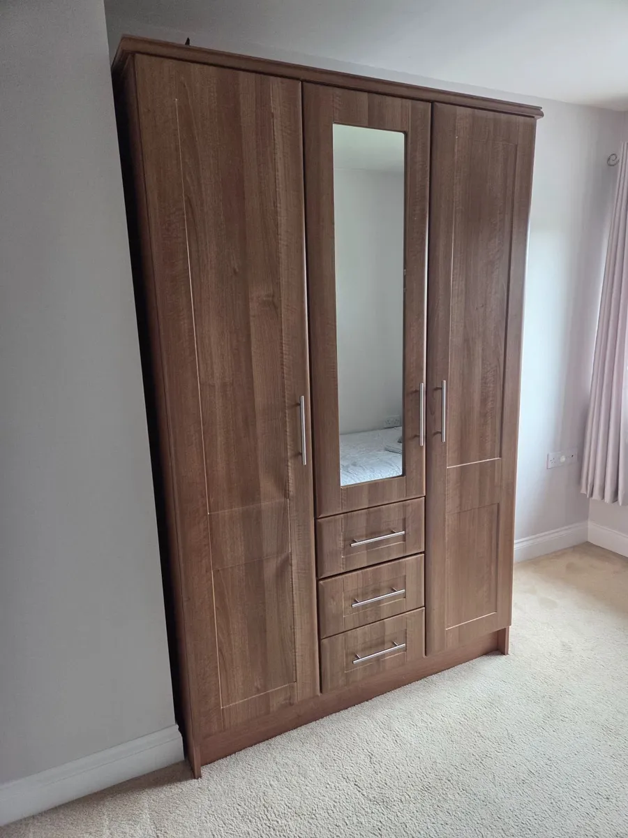 Bedroom Storage Wardrobe Unit - Image 3