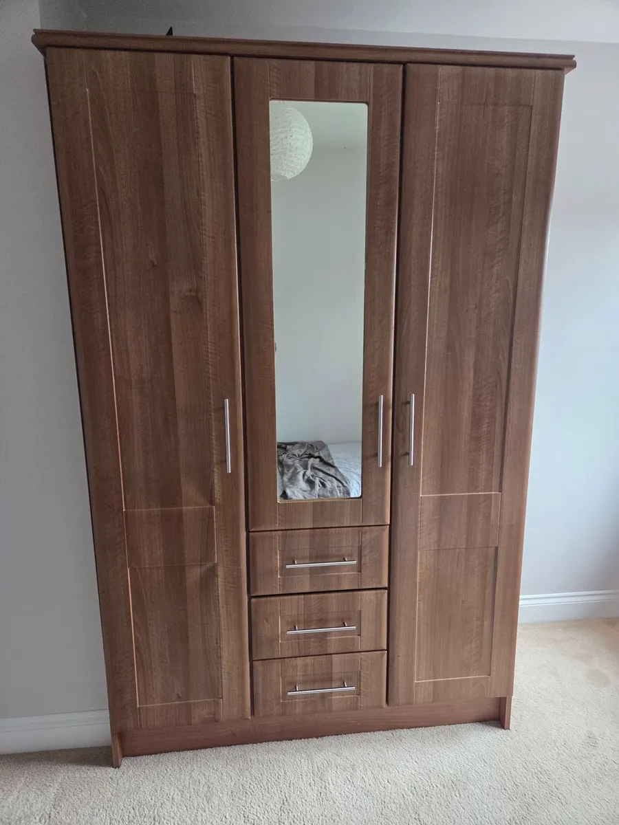 Bedroom Storage Wardrobe Unit - Image 1