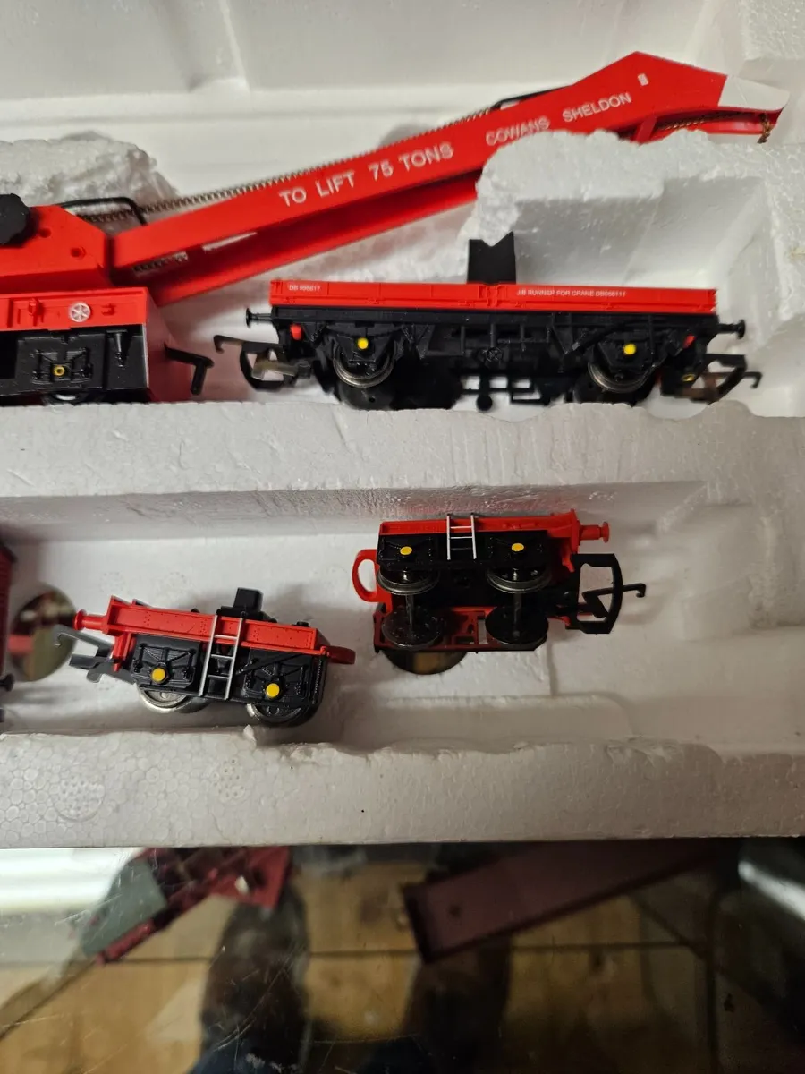 Hornby OO Gauge Breakdown Crane Set - Image 4