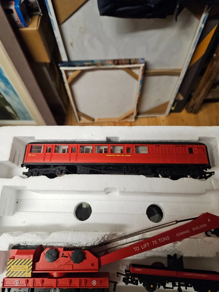 Hornby OO Gauge Breakdown Crane Set - Image 2