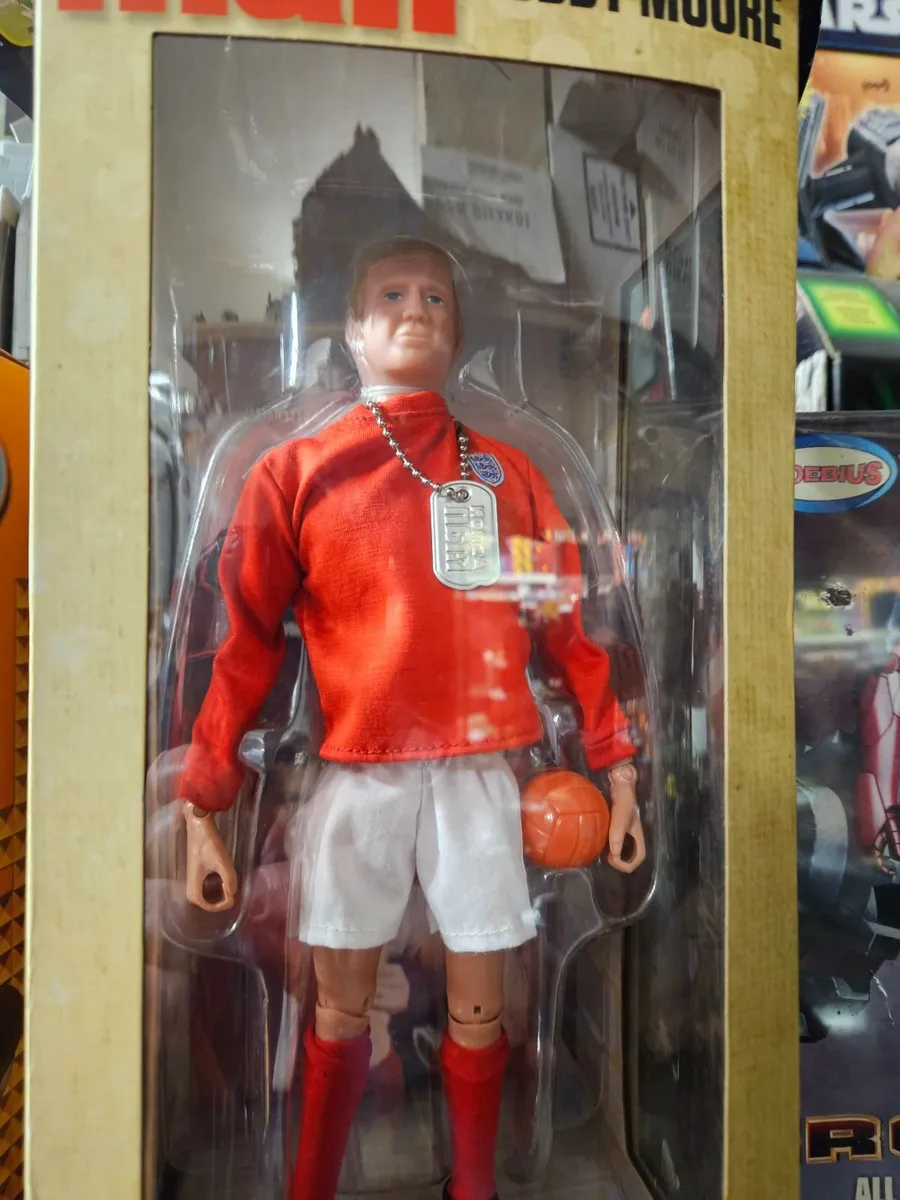 Action Man Bobby Moore Footballer - Image 3
