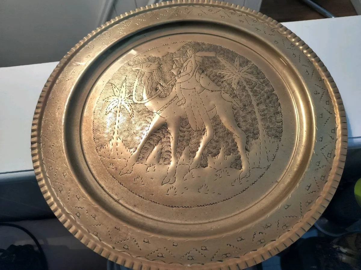 Brass wall plate - Image 1