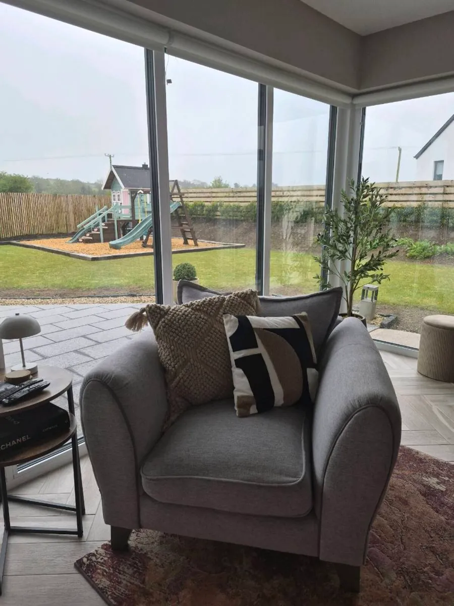 Grey single seater armchair - Image 1