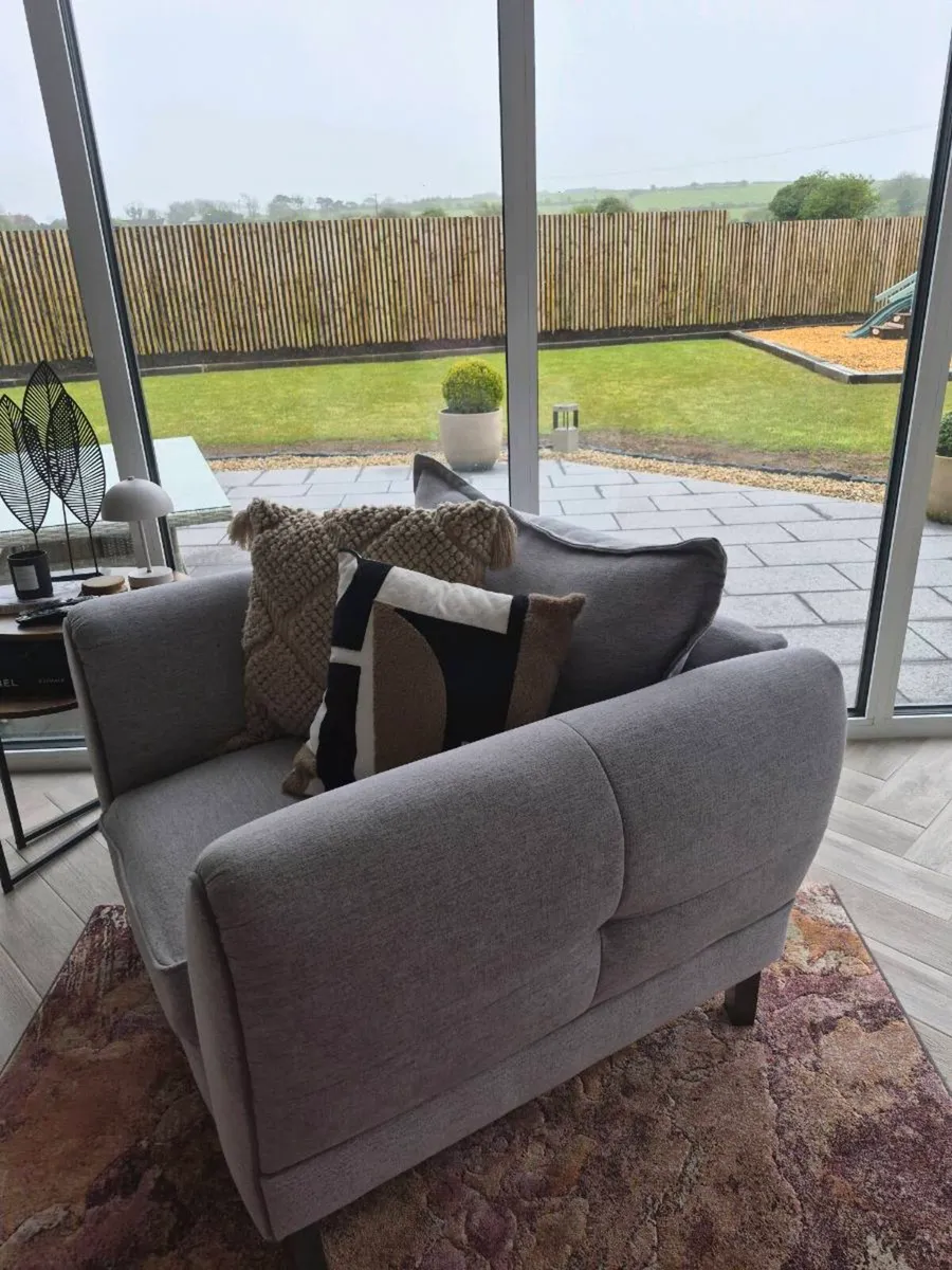 Grey single seater armchair - Image 2