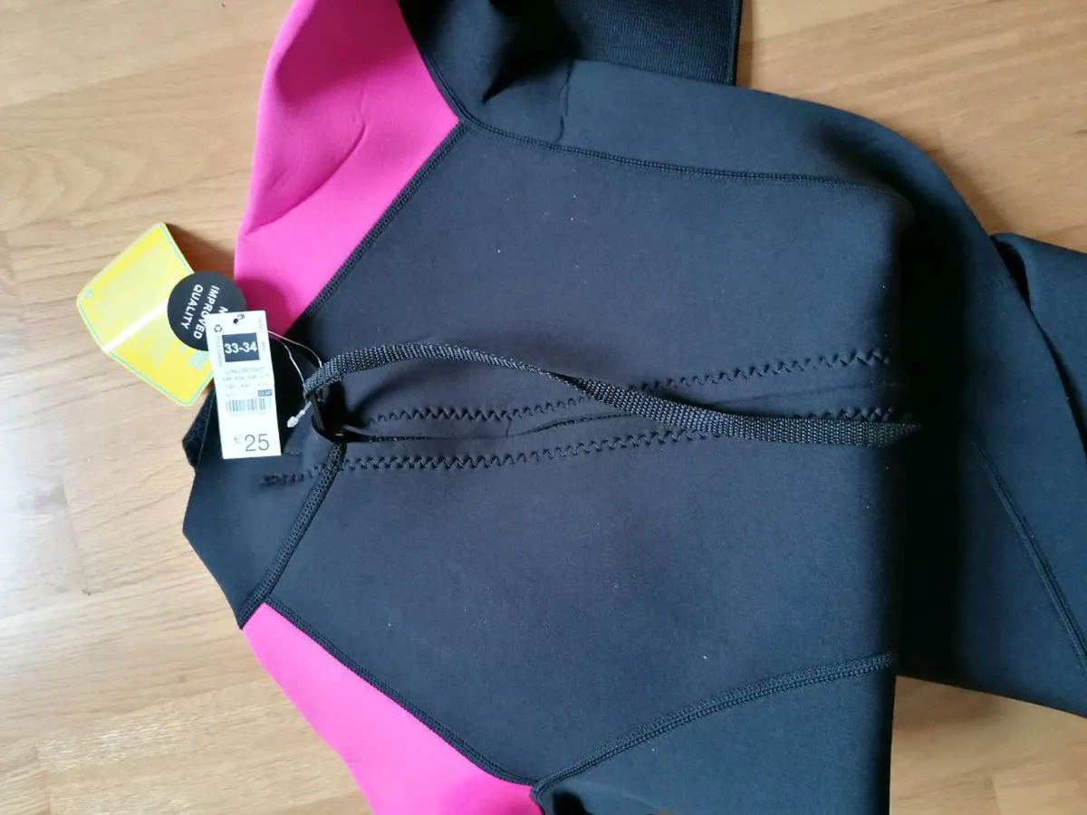 Full length wet suit NEW size 33-34 - Image 3