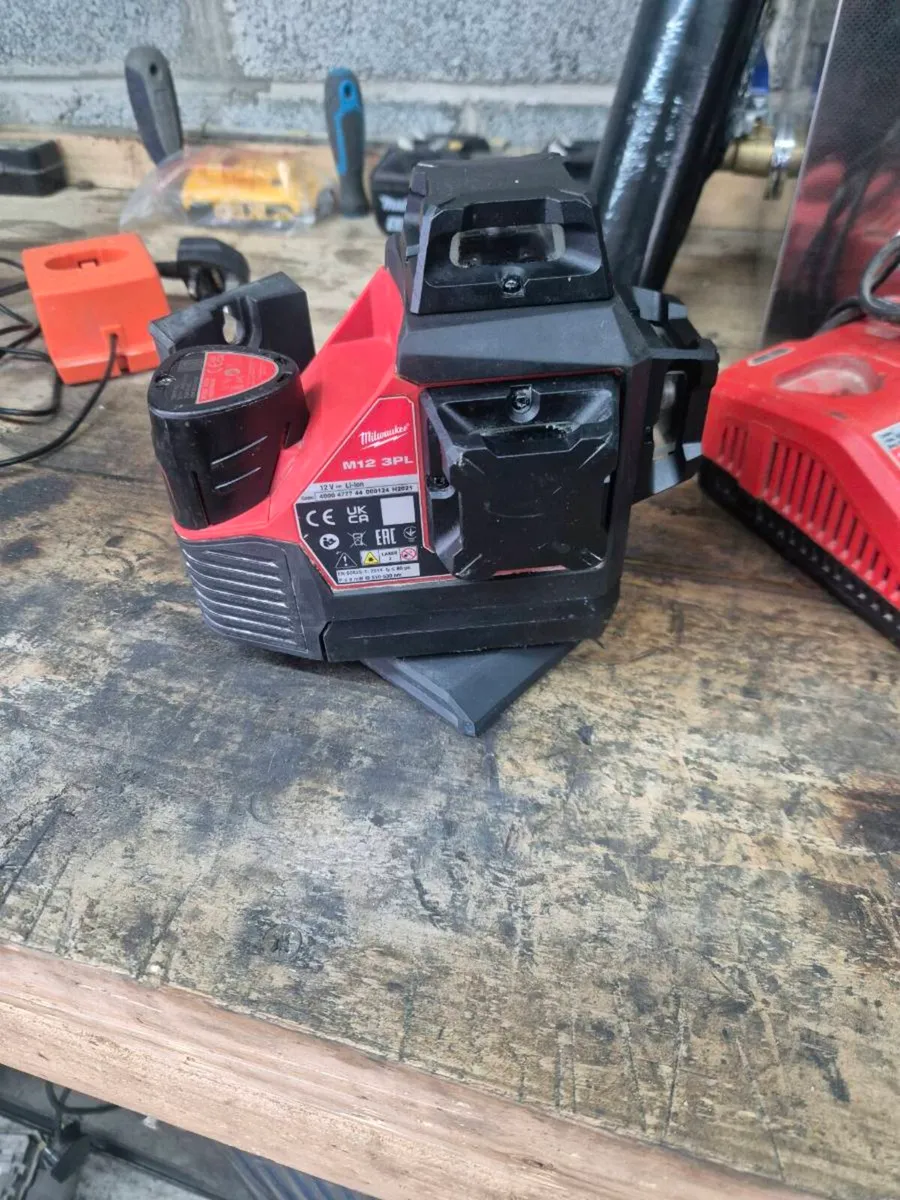 Milwaukee M12-3PL 360° 3-plane la - Image 3