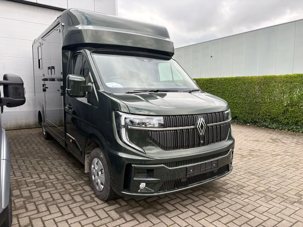 New Model Stephex & AKX 2 Stalls - Image 1