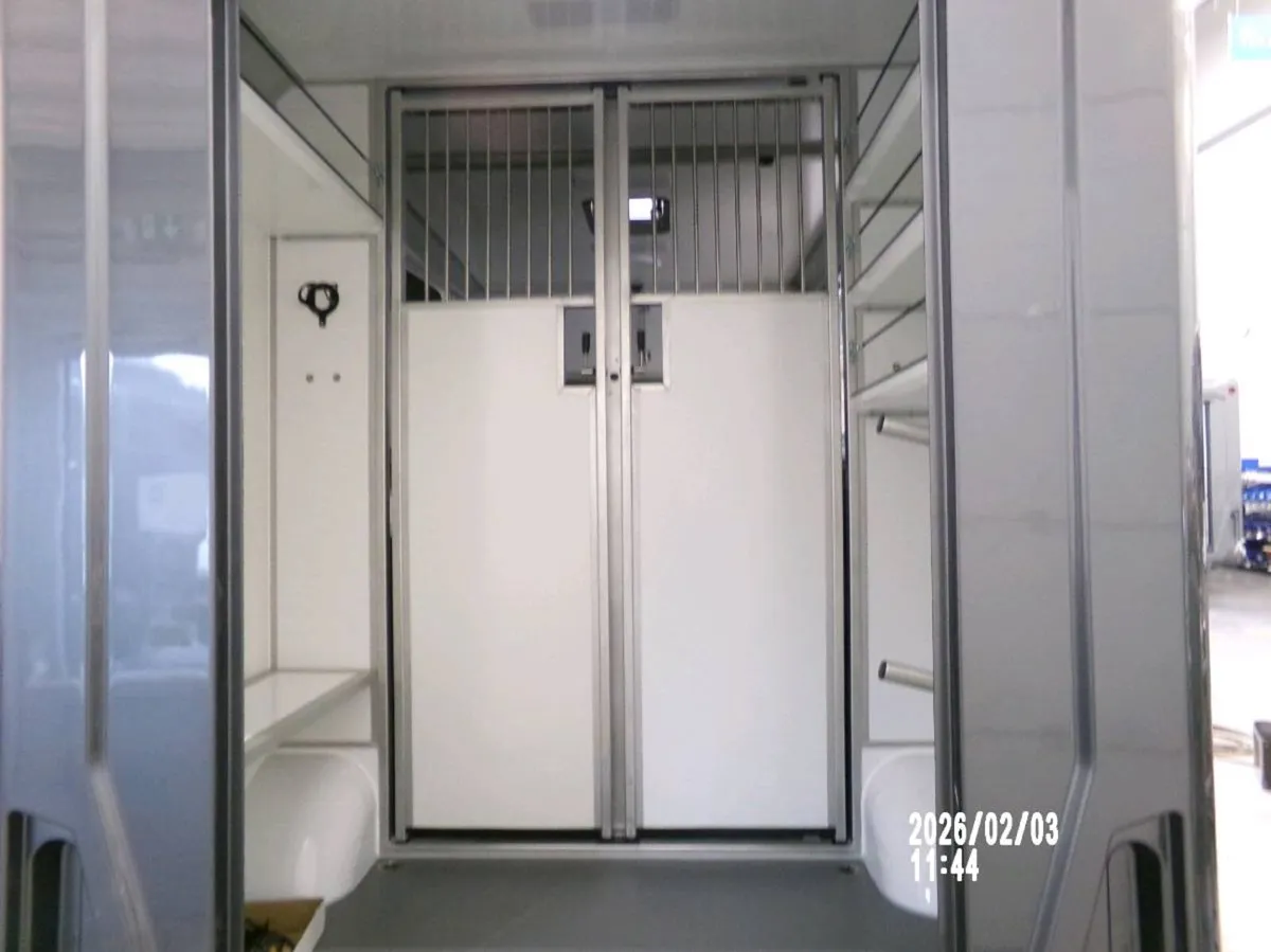 New Model Stephex & AKX 2 Stalls - Image 4
