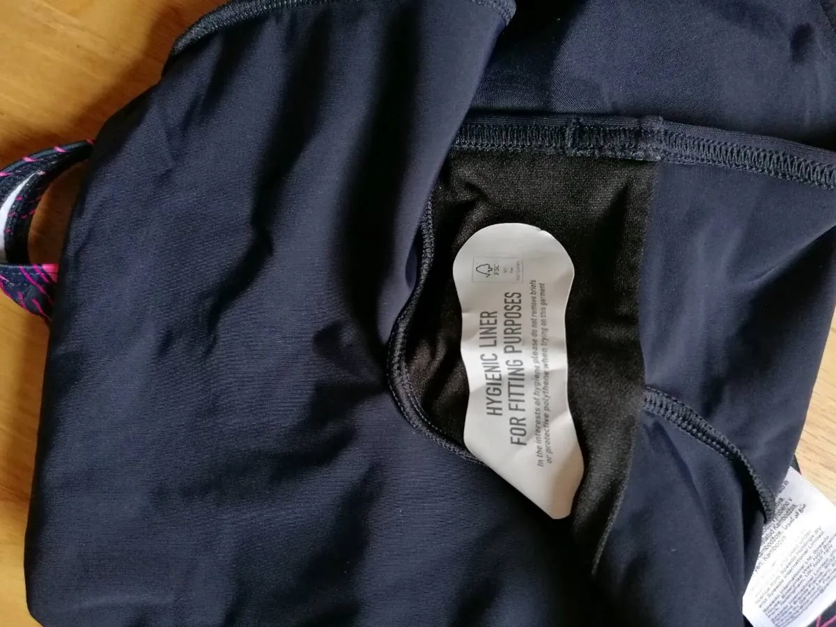 Girls speedo swimsuit NEW - Image 4