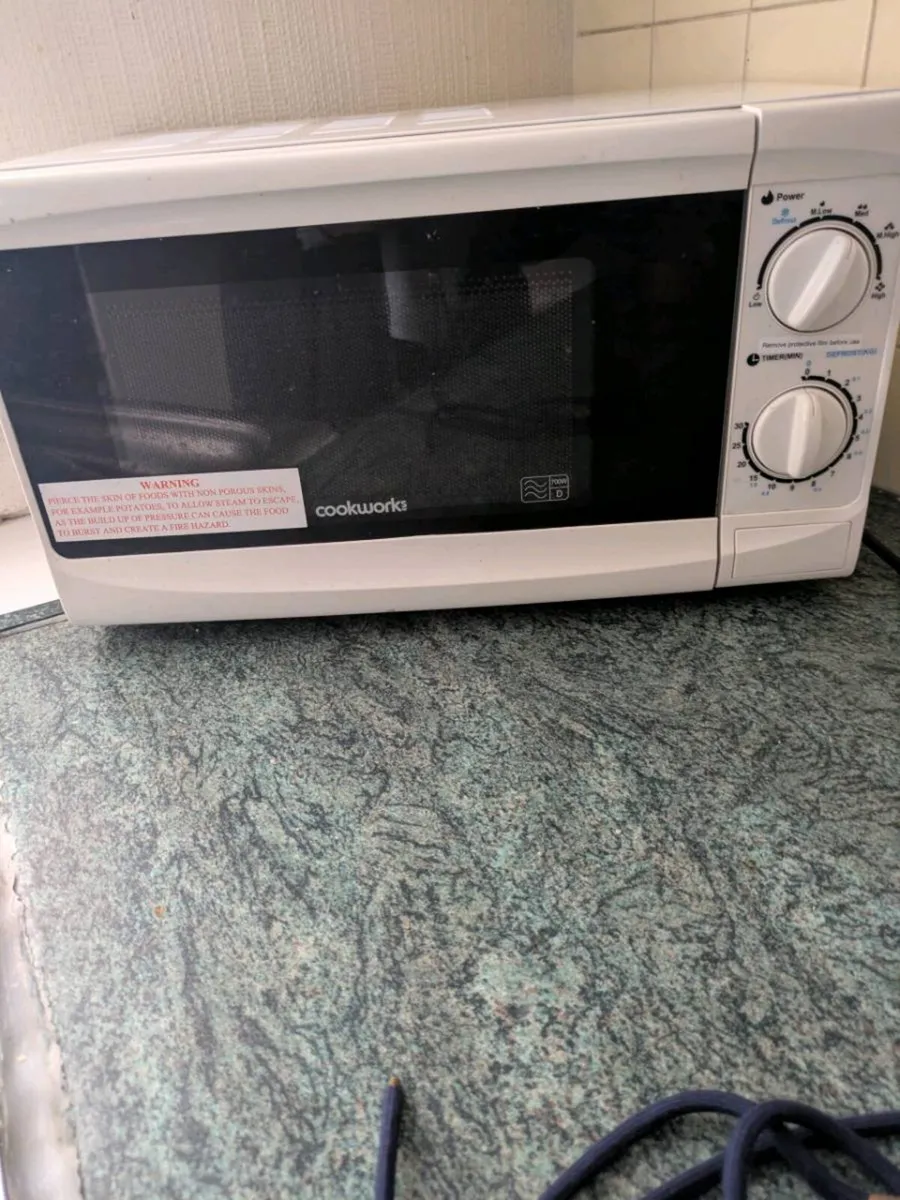 Cookworks Microwave - Image 1