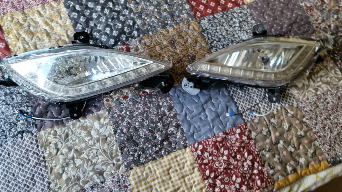 Hyundai elantra spots with leds - Image 2