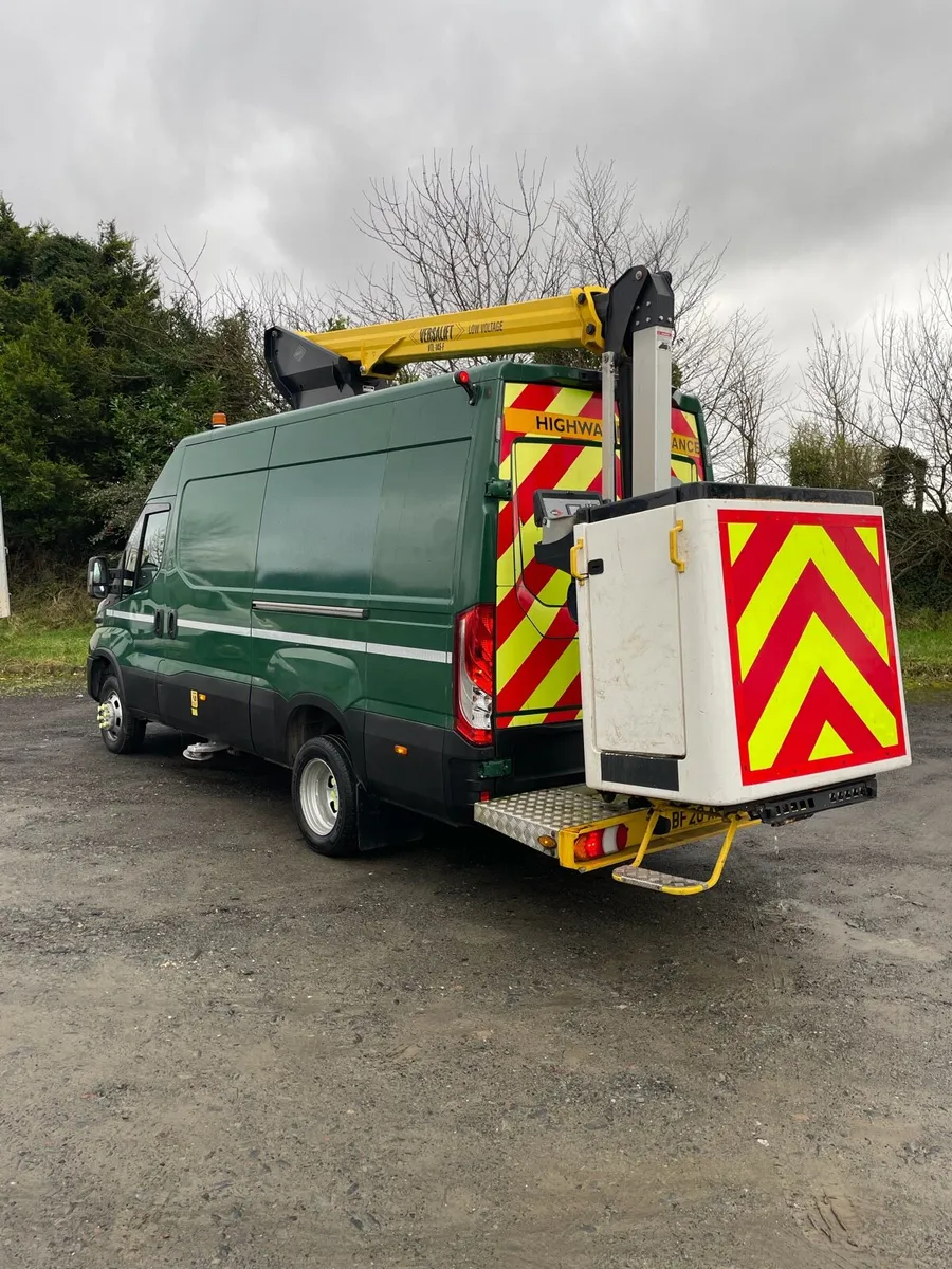 Iveco Daily Versalift Cherry Picker Hoist - Image 3
