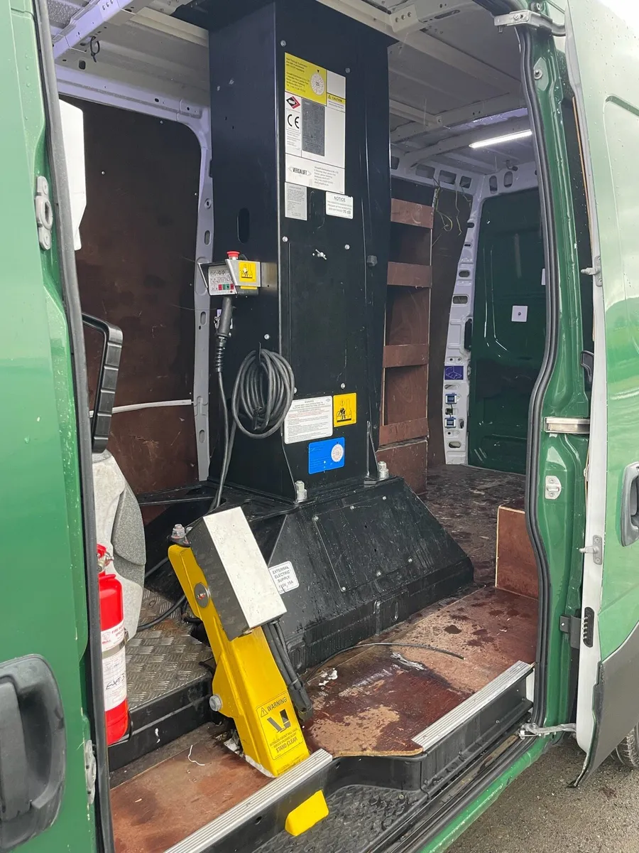 Iveco Daily Versalift Cherry Picker Hoist - Image 4