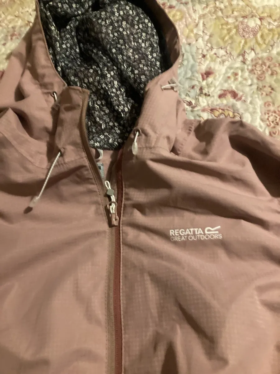 Regatta rain jacket  NEW - Image 1