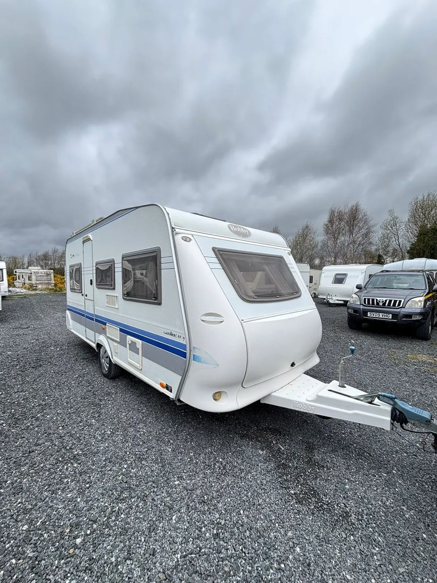 Hobby Excellent 4 Berth Fixed Bed Caravan - Image 1