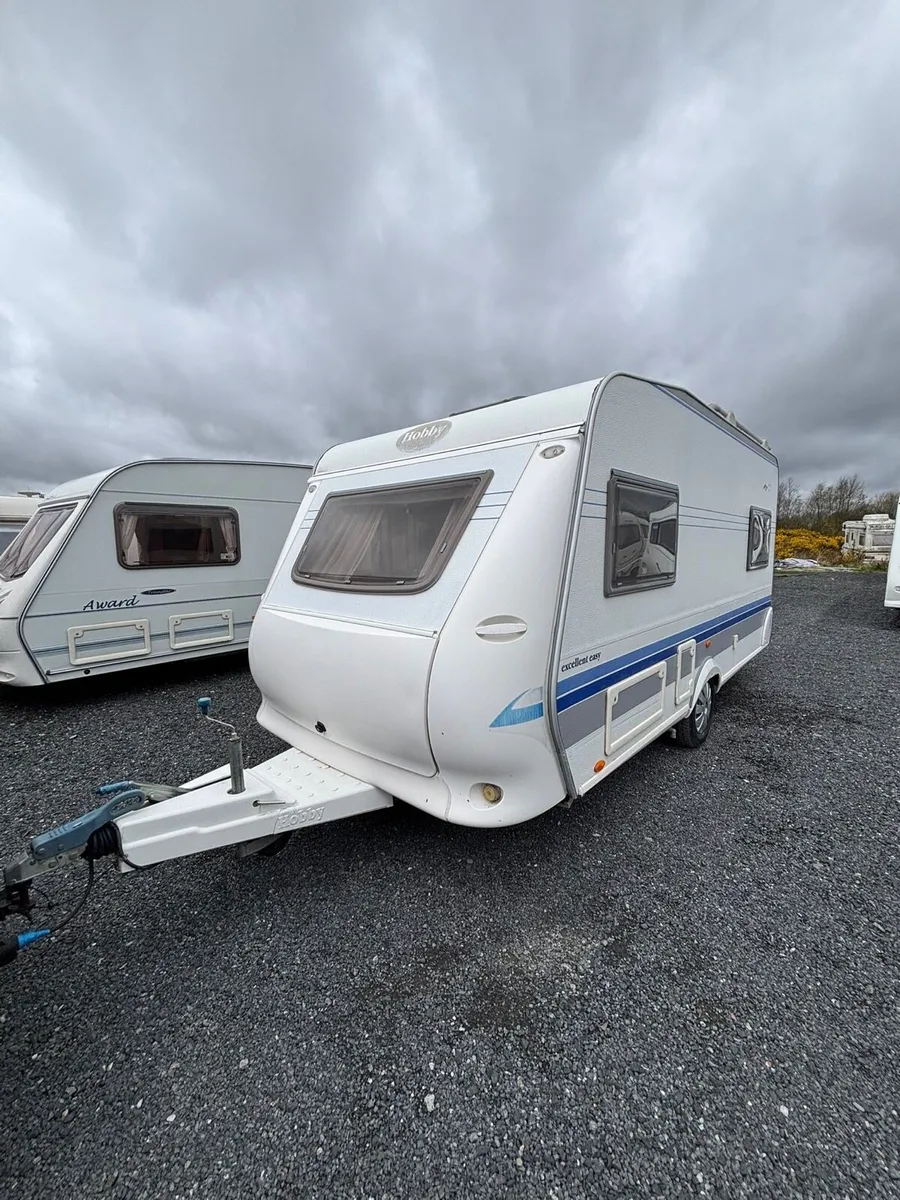 Hobby Excellent 4 Berth Fixed Bed Caravan - Image 3