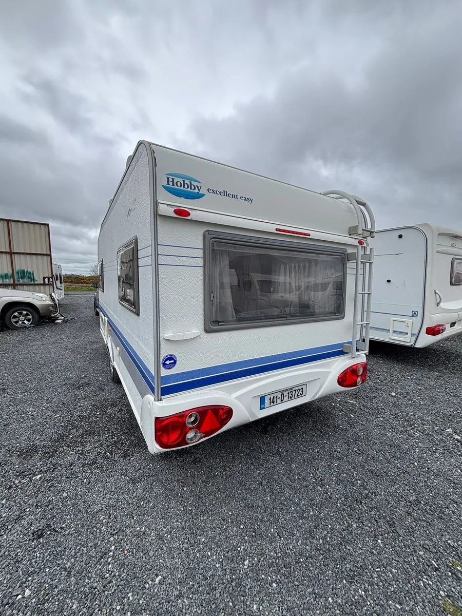 Hobby Excellent 4 Berth Fixed Bed Caravan - Image 4