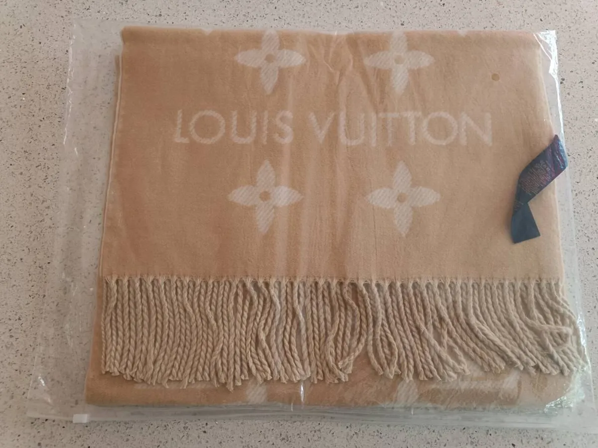 Louis Vuitton Scarf - Image 1