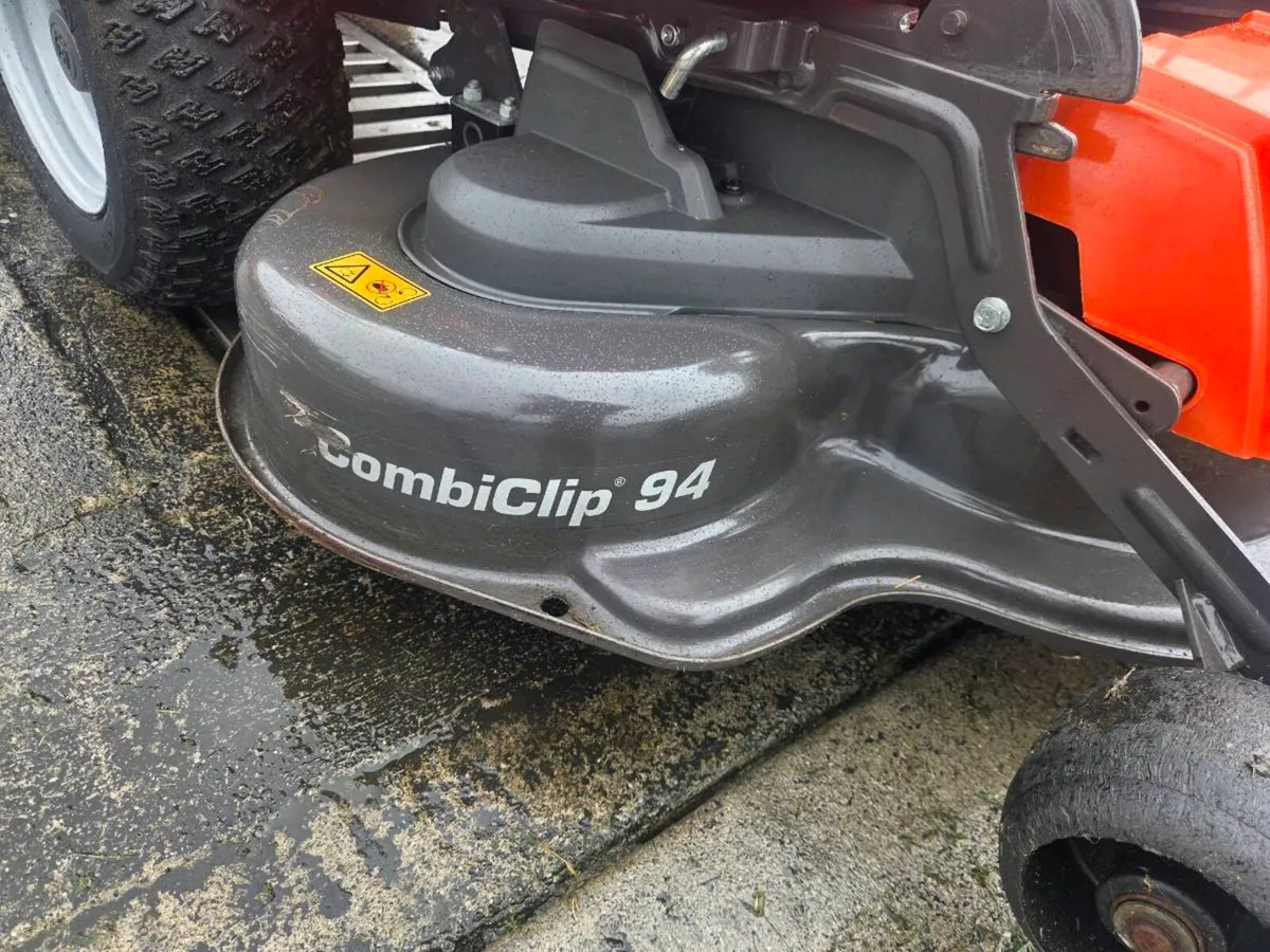 Husquvana lawnmower for sale - Image 3