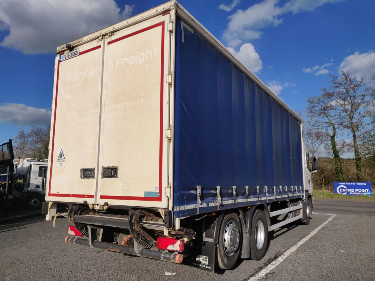 2017 Scania G280 6x2 with 26ft curtainsider - Image 4