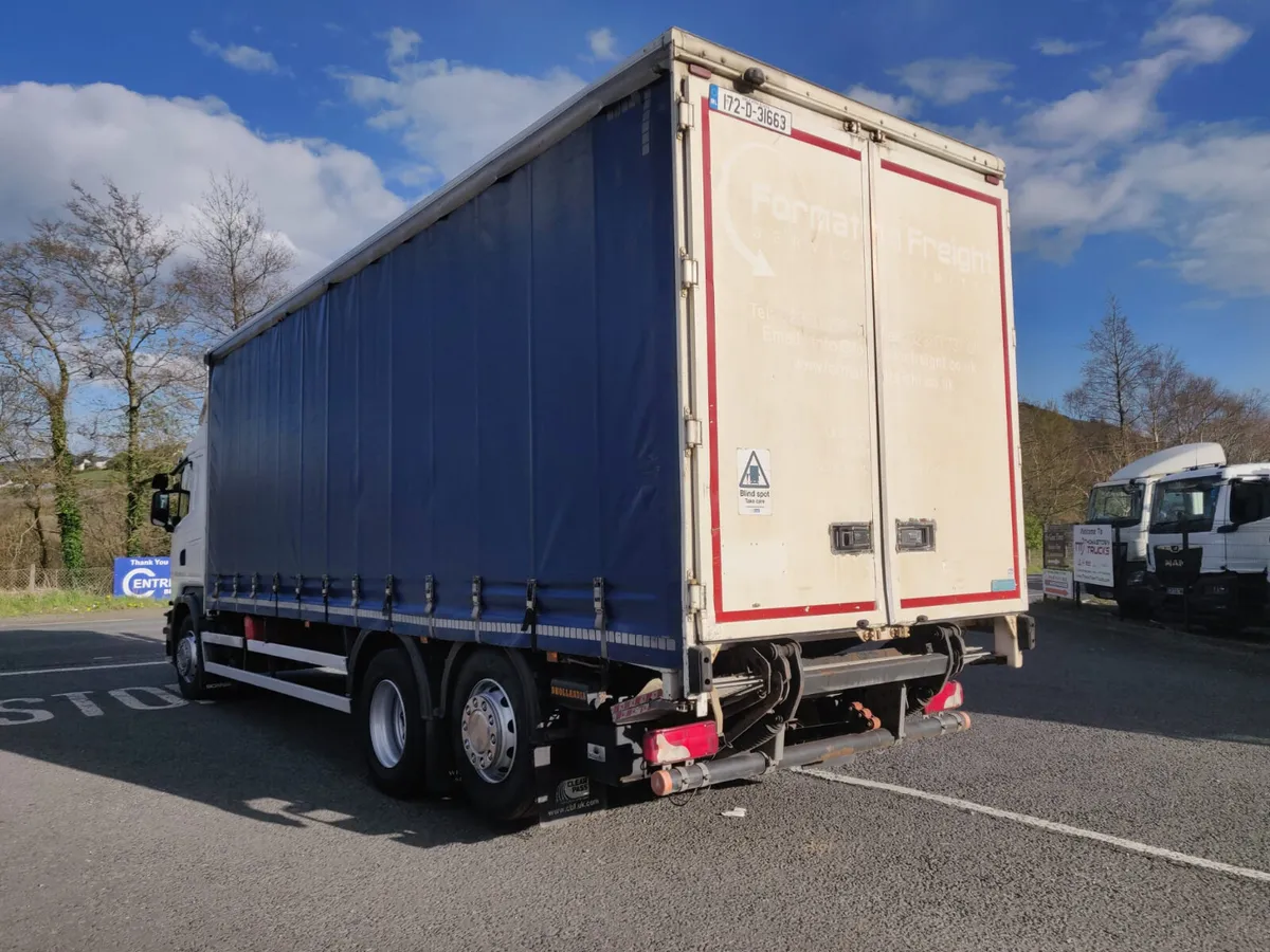 2017 Scania G280 6x2 with 26ft curtainsider - Image 3