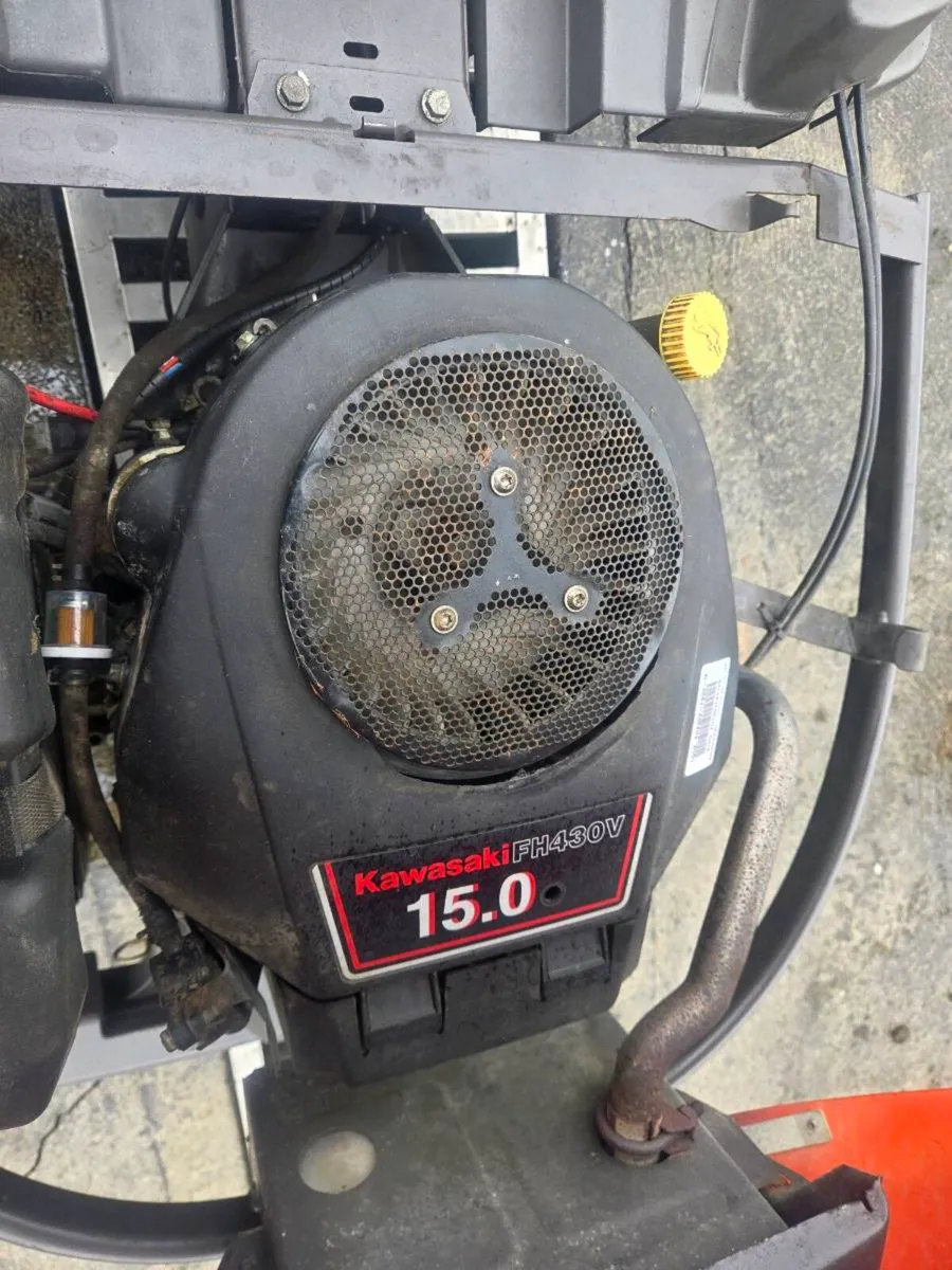 Husquvana front deck lawnmower for sale - Image 3