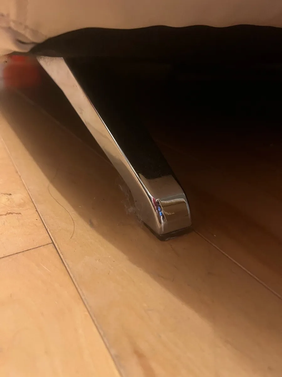 Sofa - free to collect - Image 4