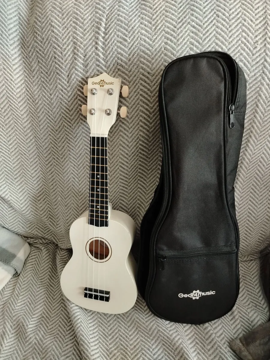 Ukulele Gear4music in Cobh - Image 1