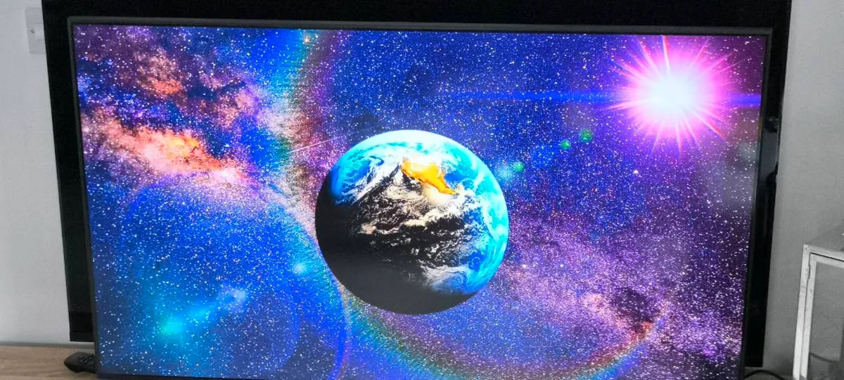 50" TV SAMSUNG, SMART,4K,HDR,UHD - Image 1