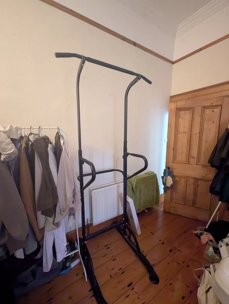 Pull Up Stand - Image 2