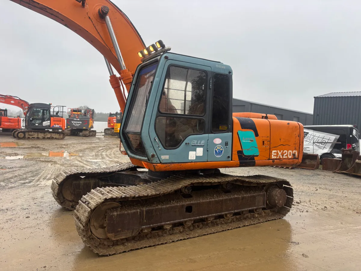 Hitachi ex200-3 - Image 1