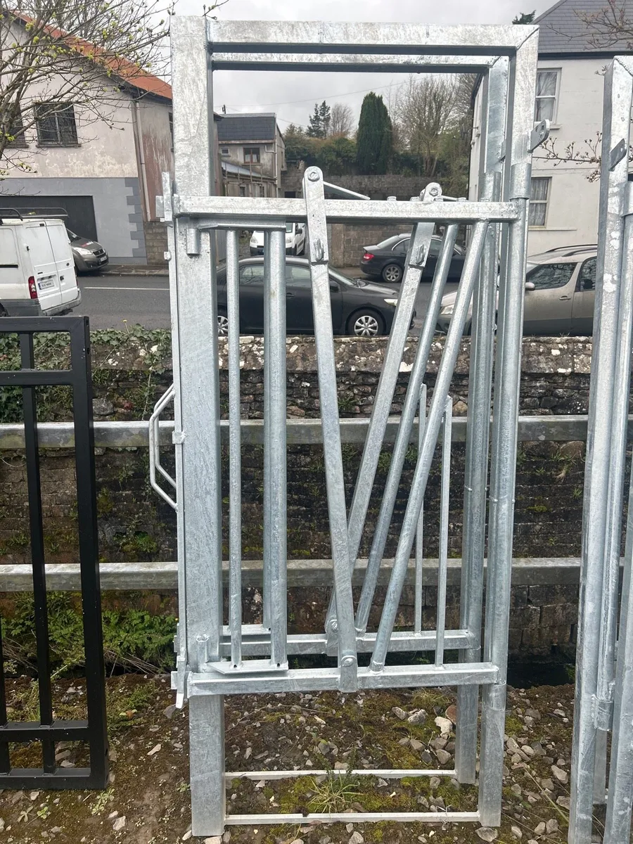 Cattle crush gate - Image 3