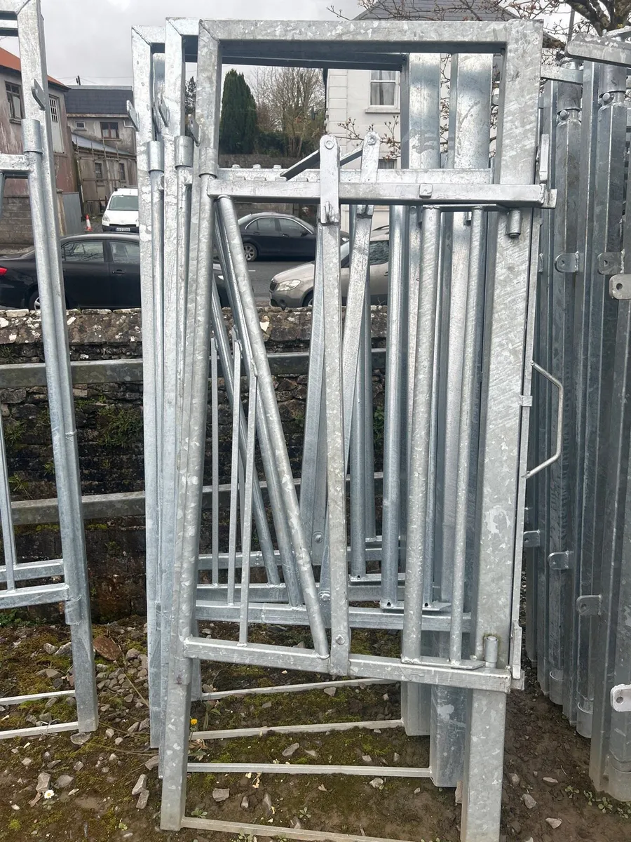 Cattle crush gate - Image 2
