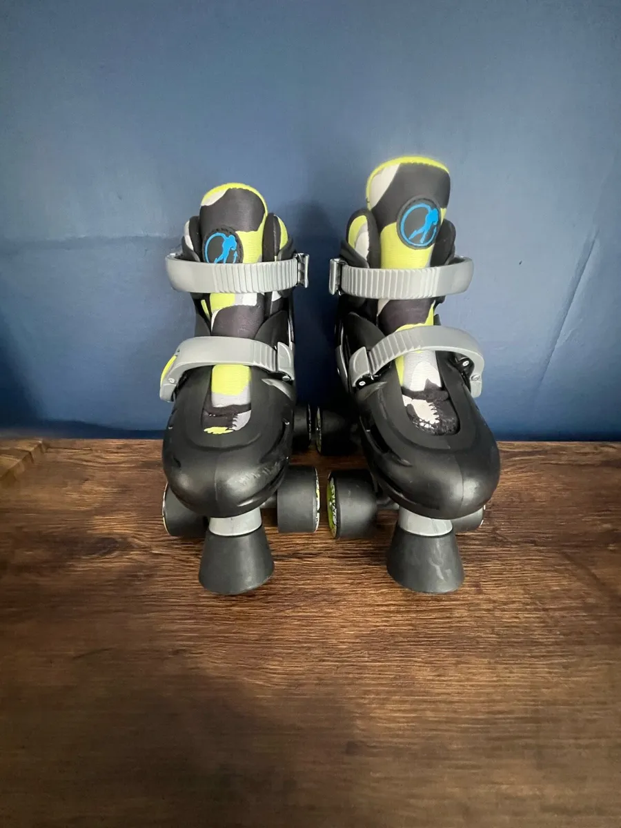 Kids adjustable size Roller Skates - Image 4
