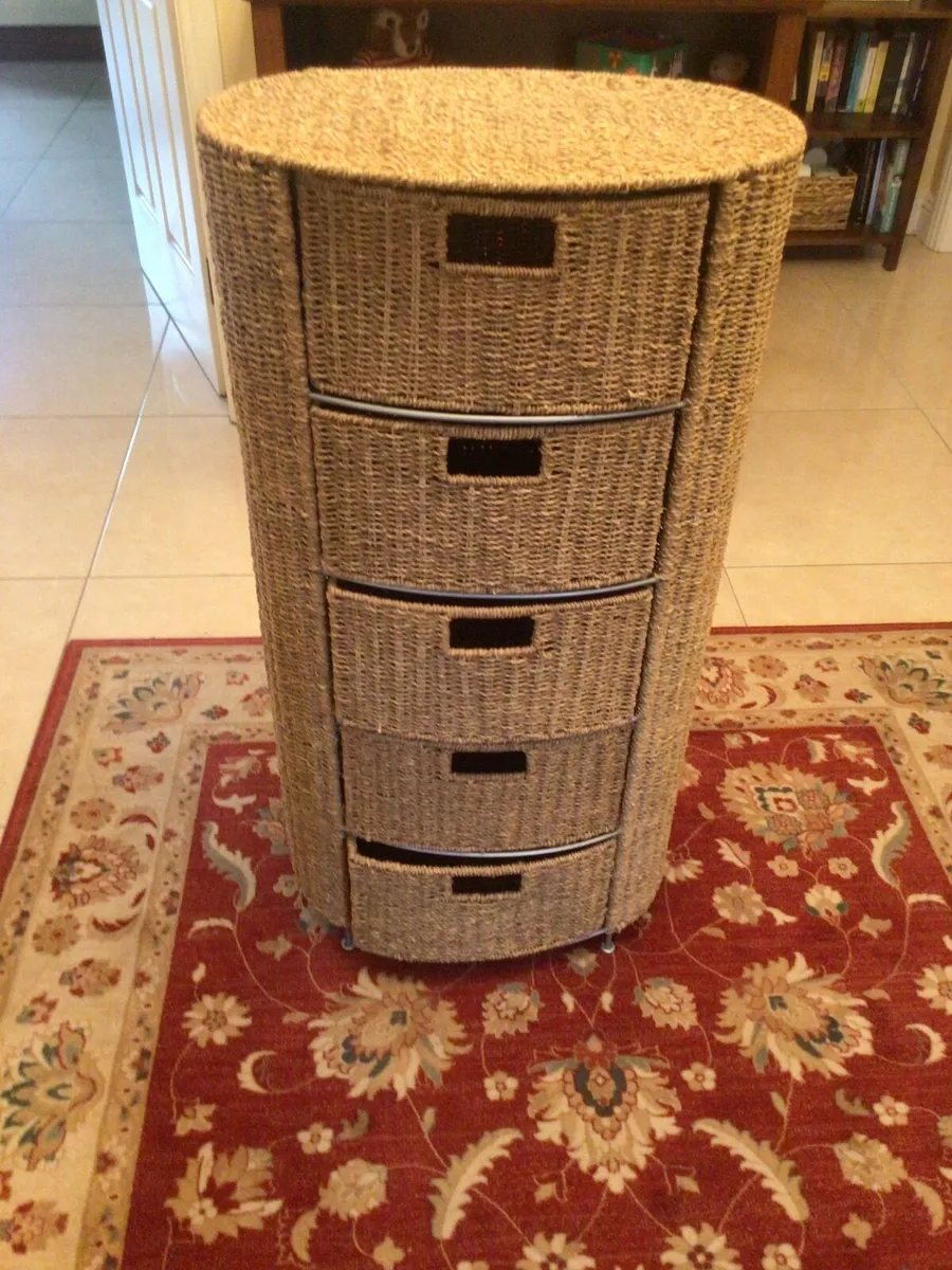 Wicker drawer unit - Image 1