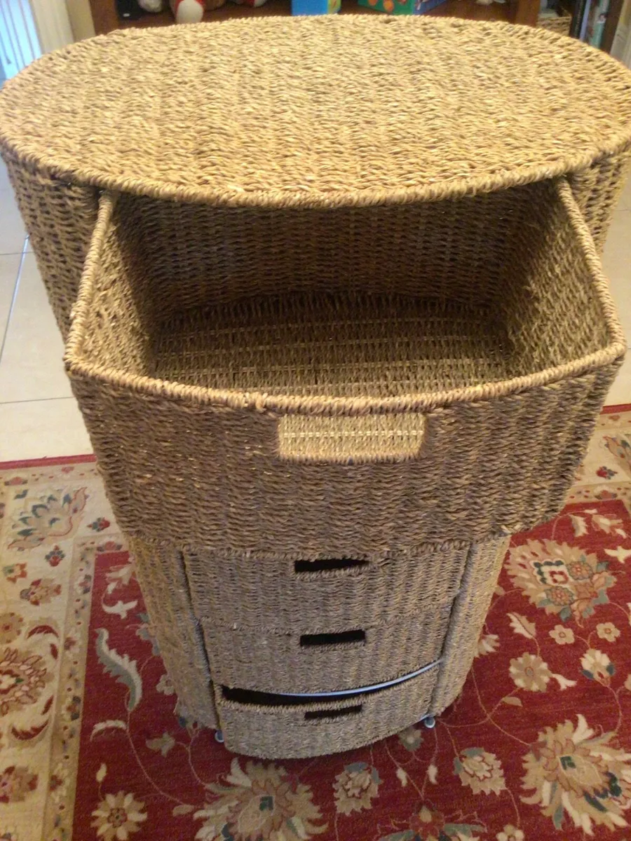 Wicker drawer unit - Image 2