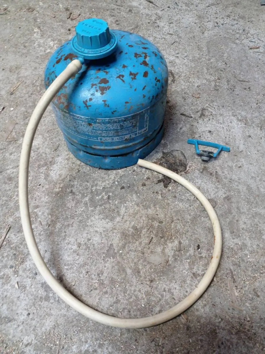 Camping Gas cylinder with regulator andhose - Image 2