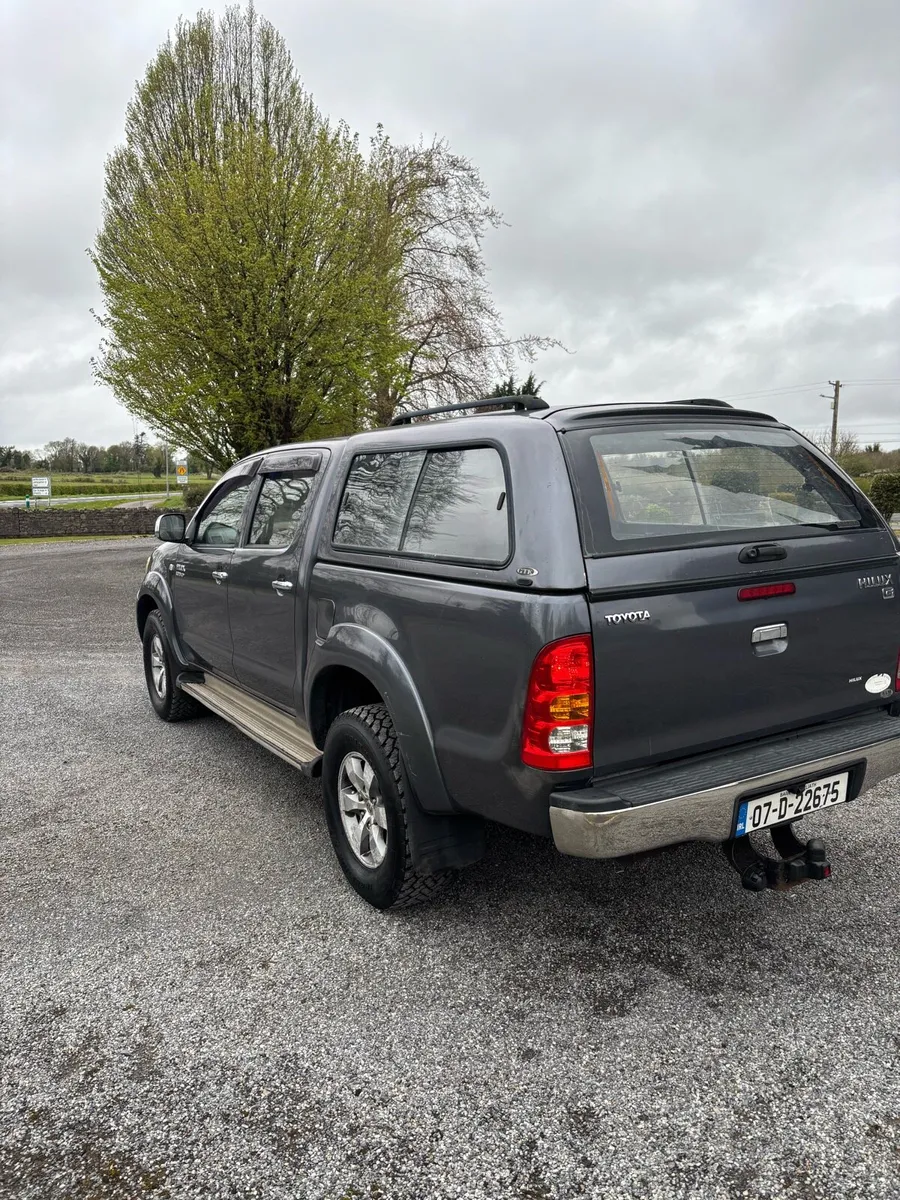 Toyota hilux - Image 4