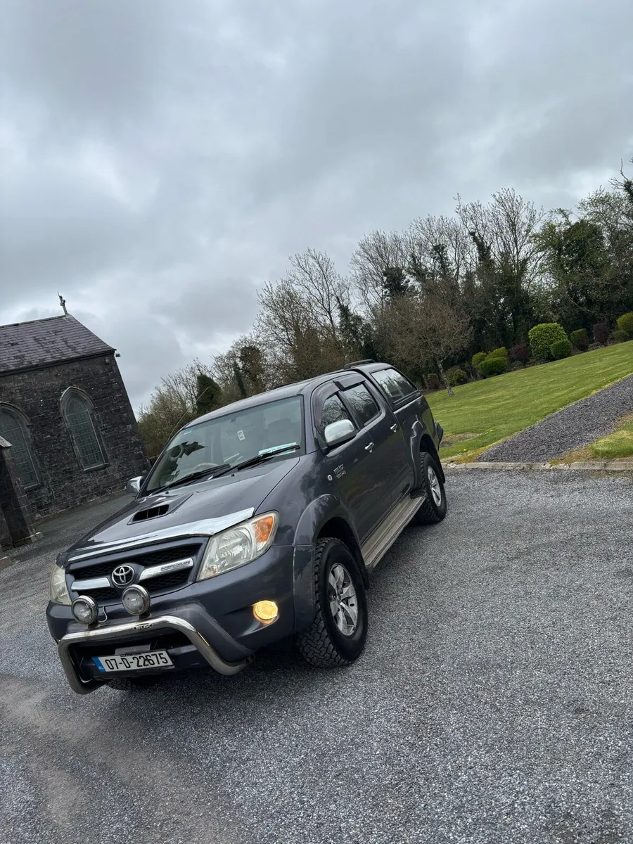 Toyota hilux - Image 2