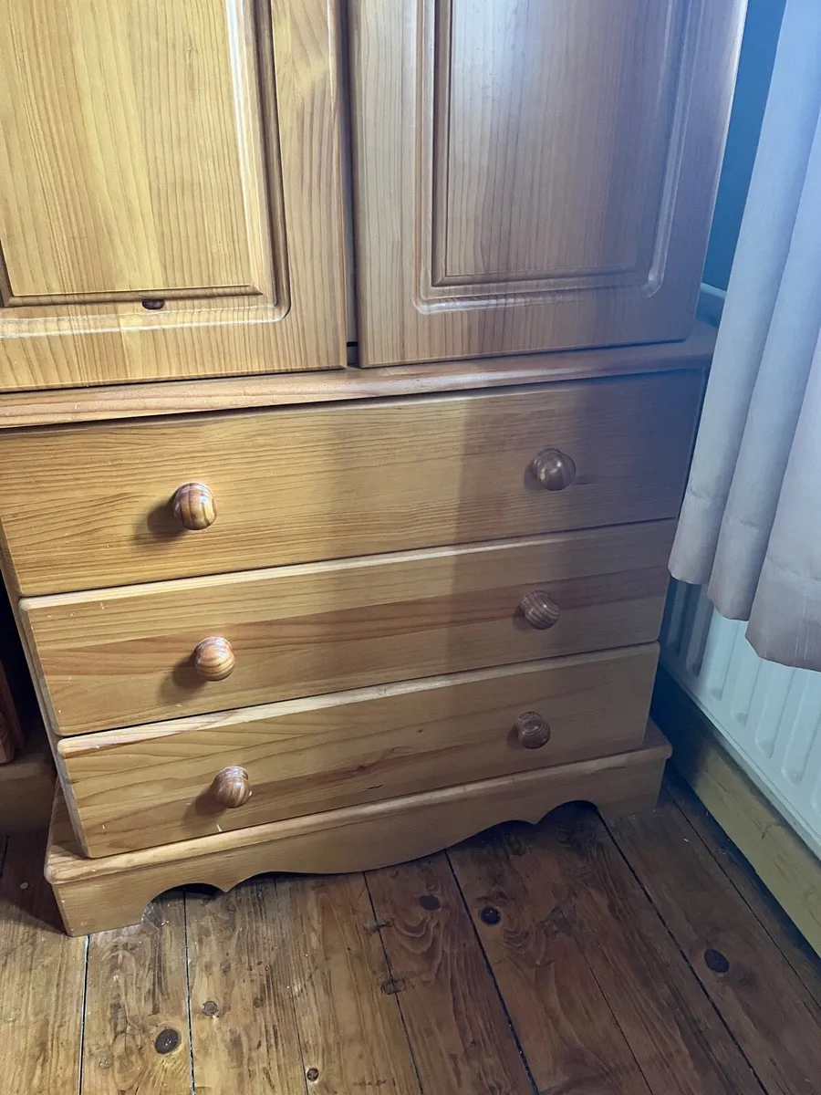 Pine wardrobe and drawers - Image 2