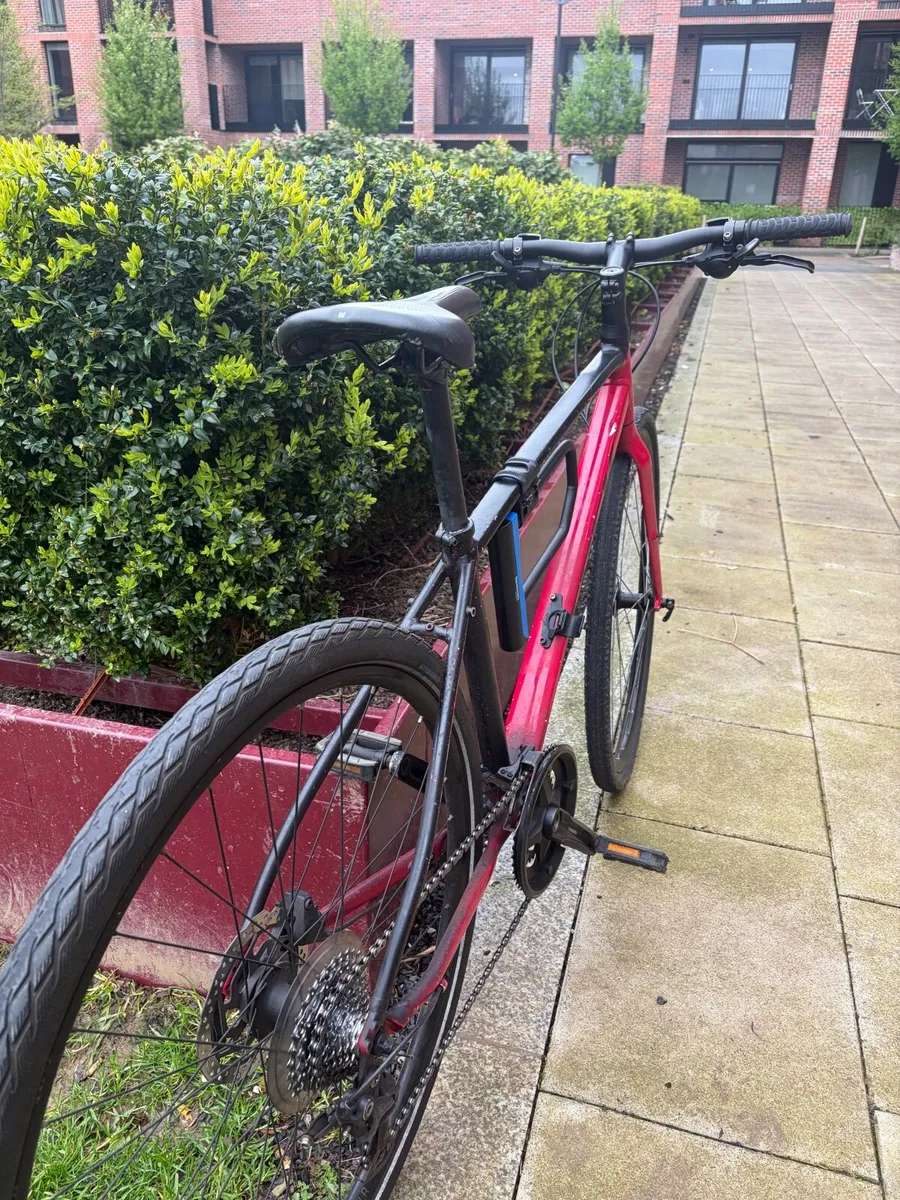 Trek Commuter Bike - Excellent Condition. - Image 3