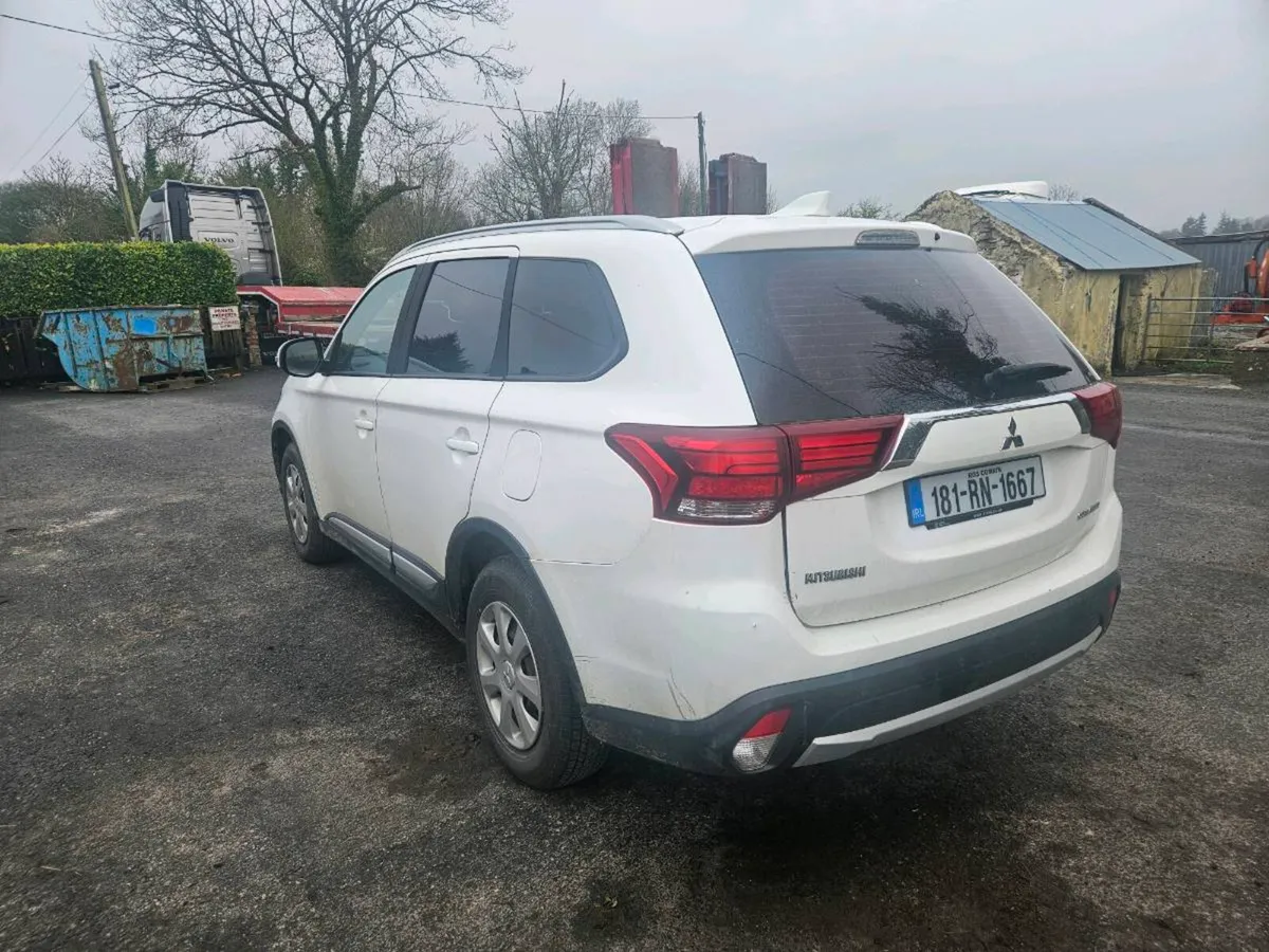 Mitsubishi outlander commercial - Image 3