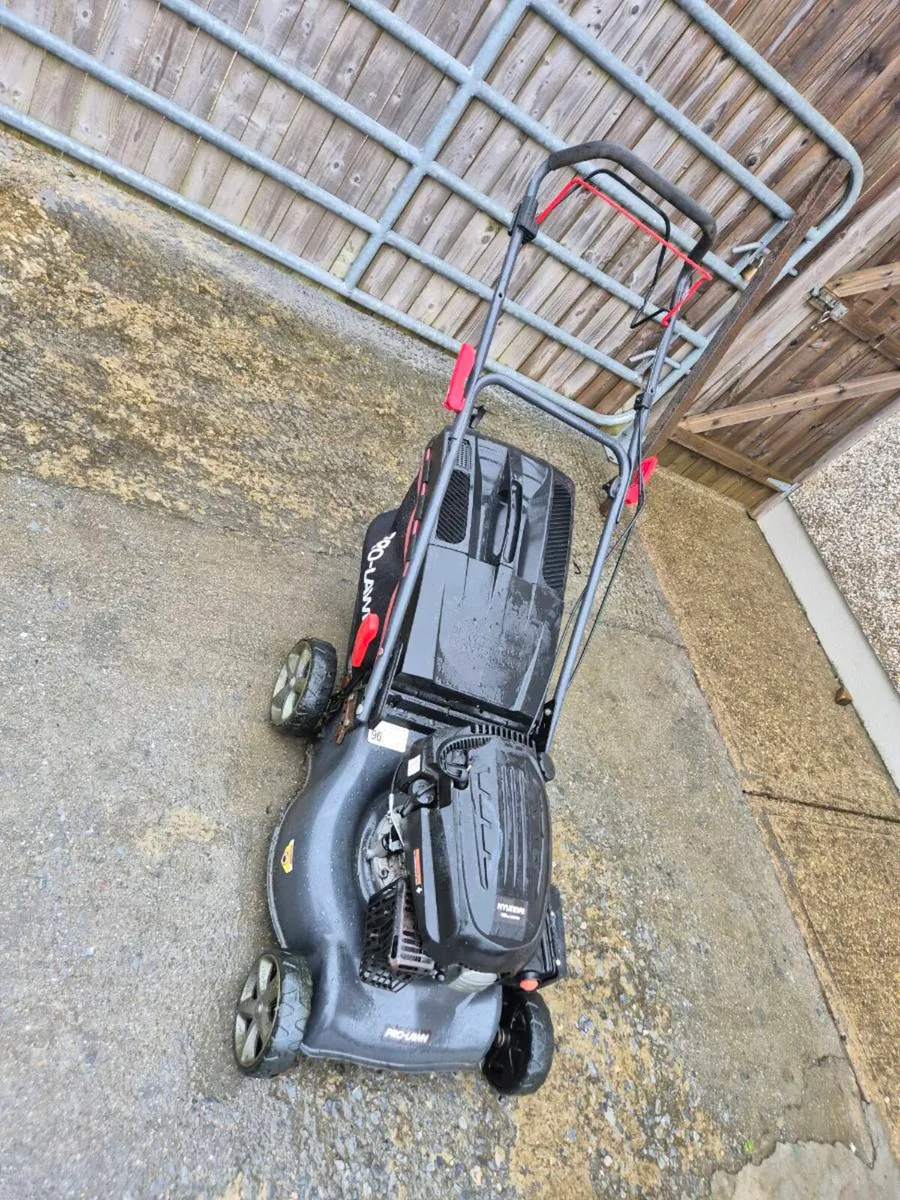 Hyundal self Drive lawnmower - Image 3