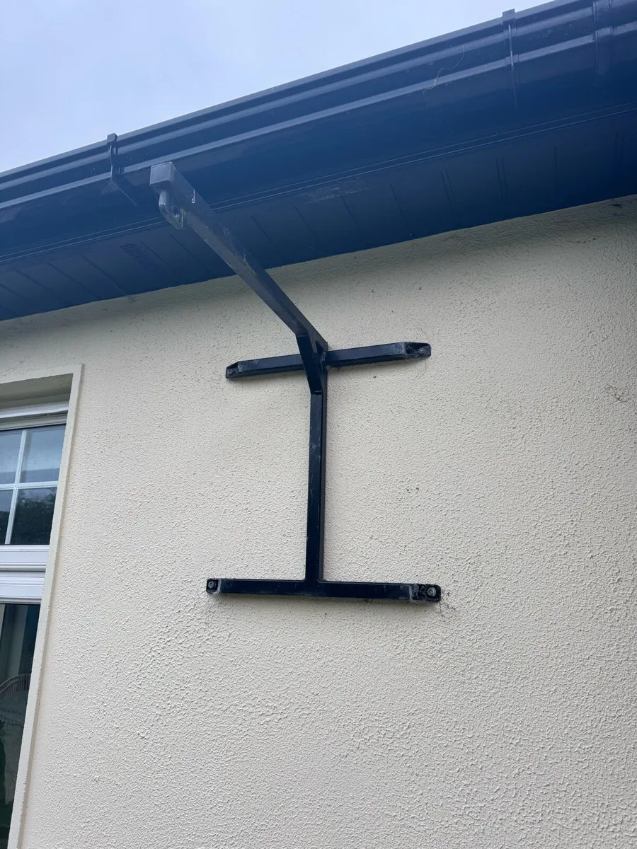 Boxing bag + Wall Bracket + Gloves - home set up - Image 2