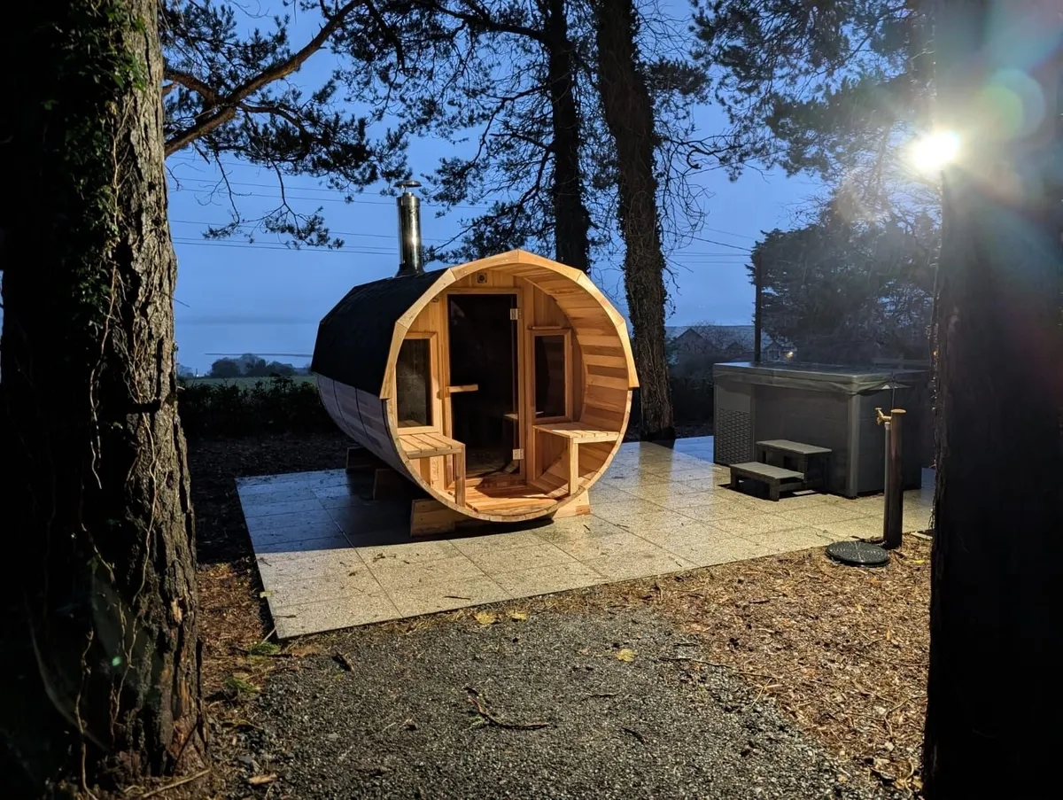 Canadian Cedar Wood-Fired Sauna 3m by 1.8m Porch - Image 1