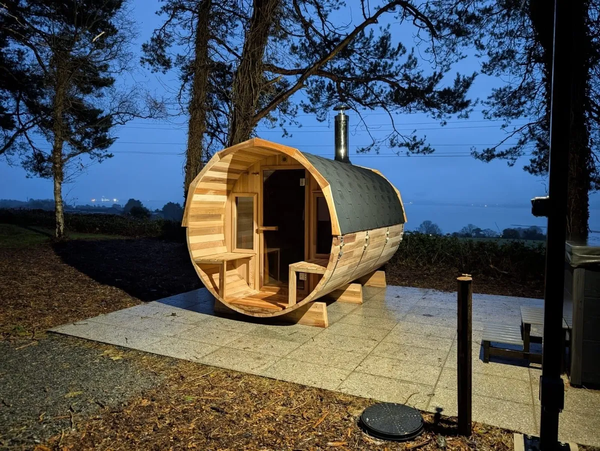 Canadian Cedar Wood-Fired Sauna 3m by 1.8m Porch - Image 3