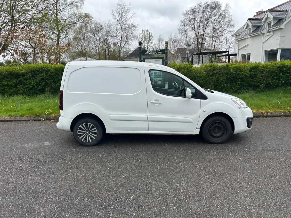 Peugeot Partner Professional L1 3 seats - Image 4