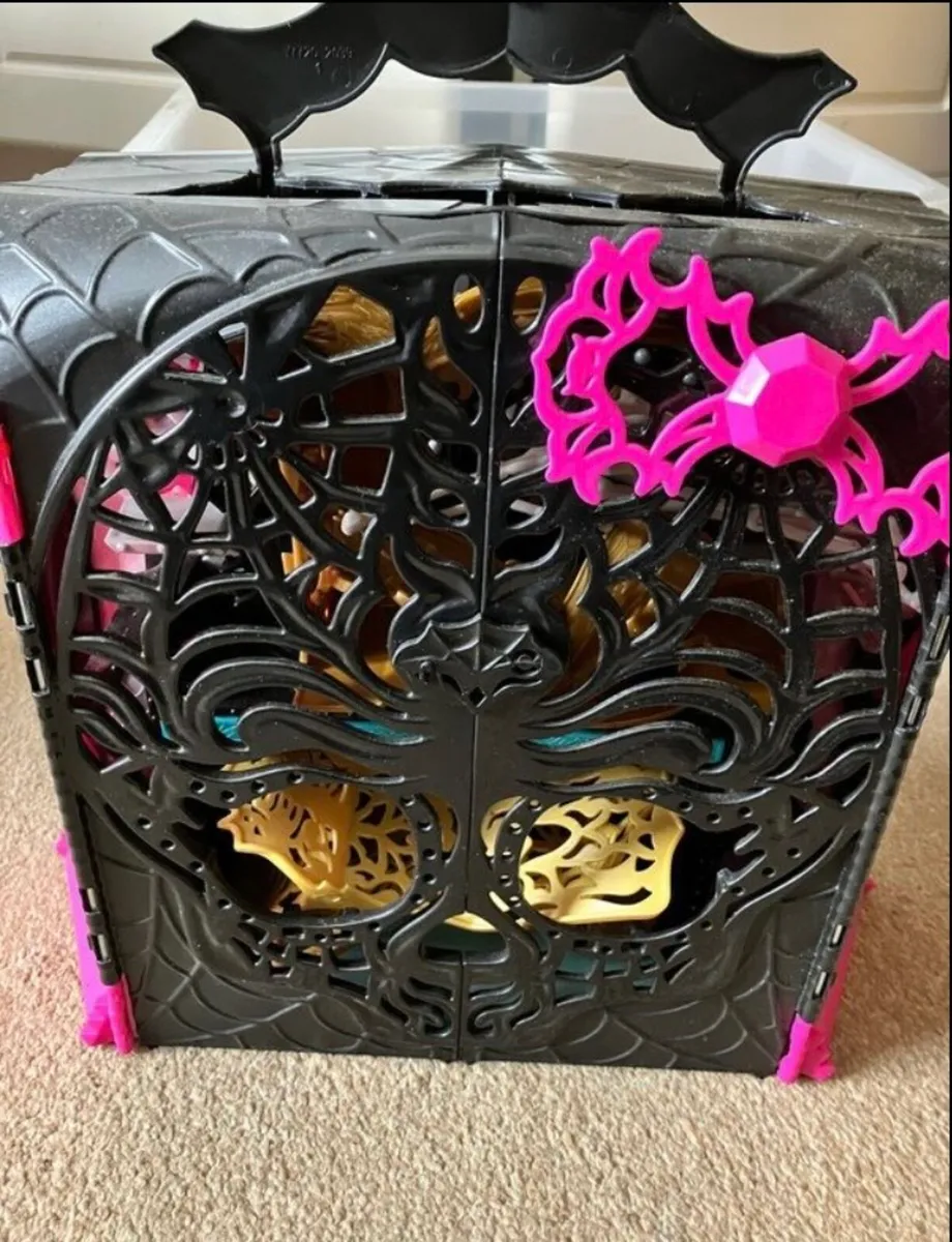 Monster High accessories/toys - Image 3