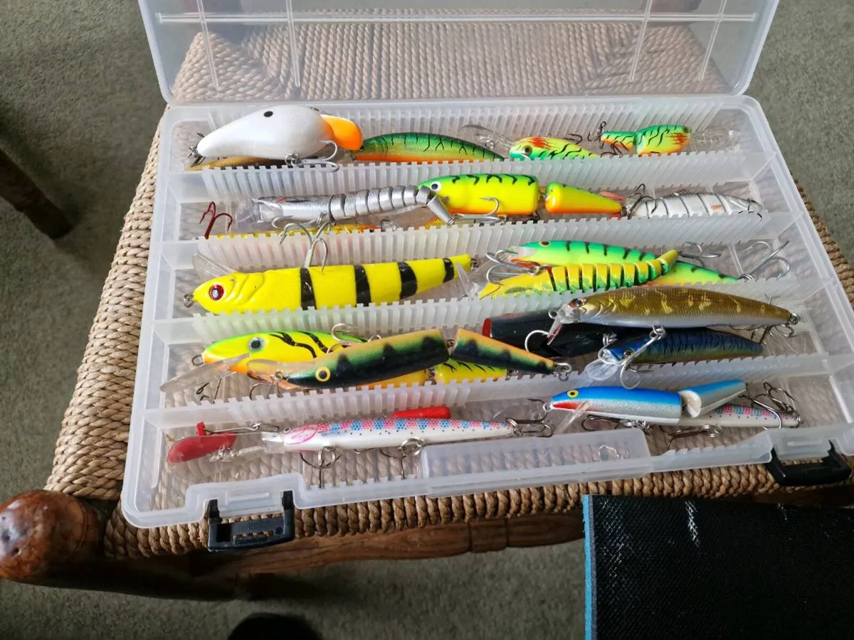 21 MIXED LURES AS NEW - Image 3