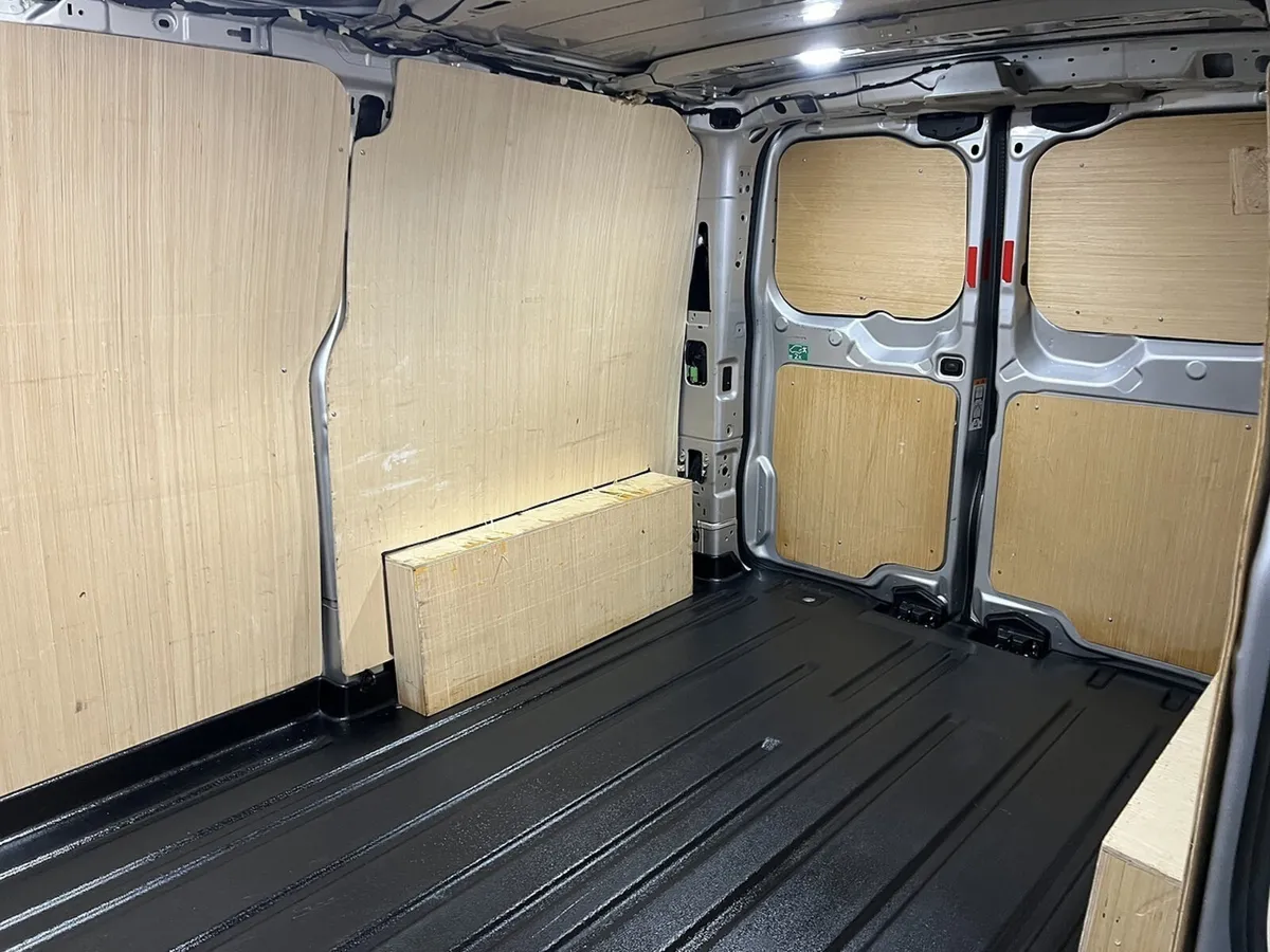 2024 Ford Transit Custom Panel Van - Image 3
